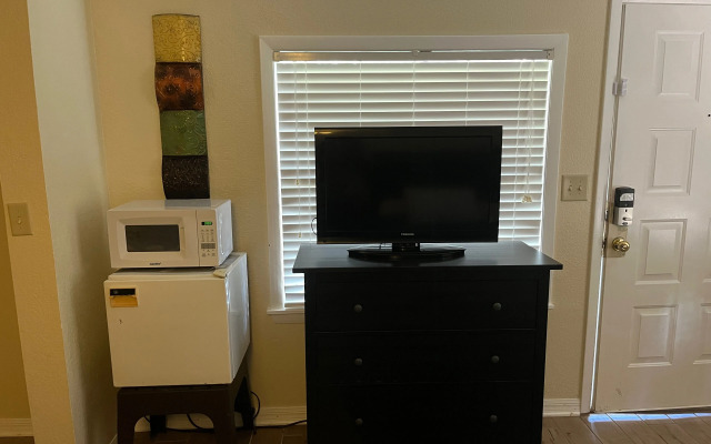 Mar Bay Motel &Suites