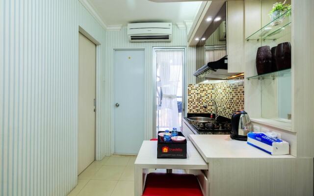 Comfy 2BR Bassura City Apartment Near Bassura Mall