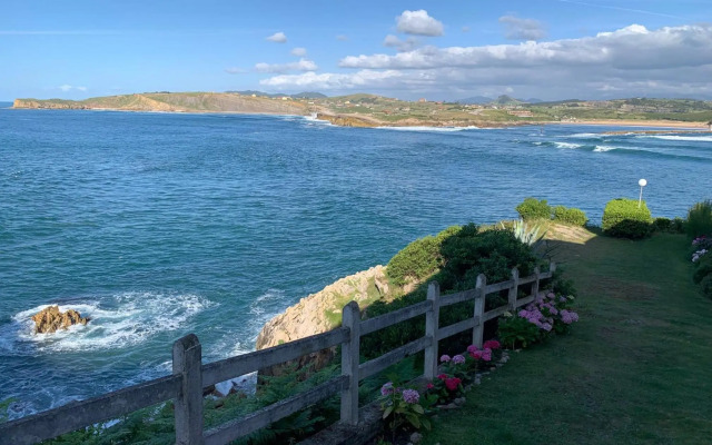 Piso sobre mar junto al Faro de Suances