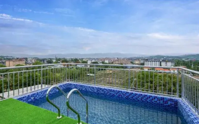 Days Inn By Wyndham Xishuangbanna
