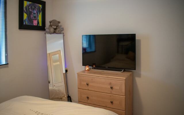 Homely 2 Bedroom Flat in Bonnington