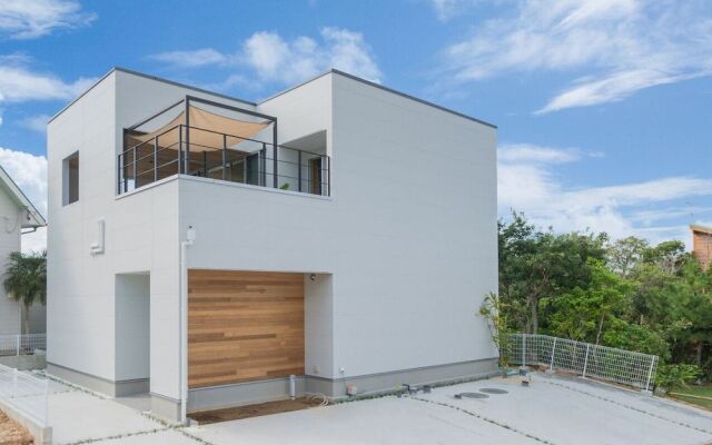 Urban Villa Resort Onna