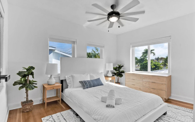 Stylish & Modern 4BD Home