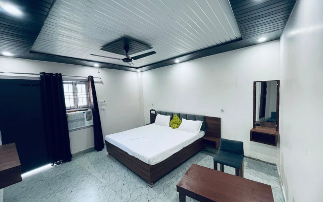 Ayodhya Dham Hotel By GRB