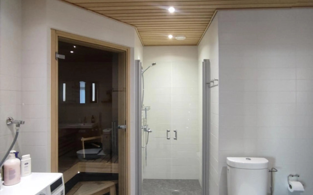 A luxurious aprtm with a sauna and terrace Netflix