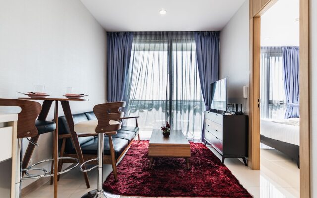 The Riviera Wongamat by Pattaya Holiday