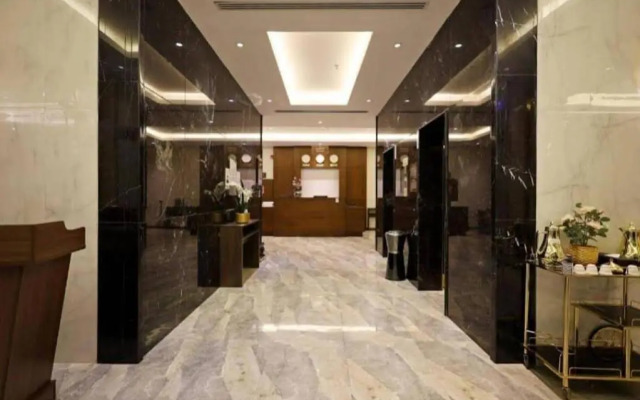 Lian Park Hotel