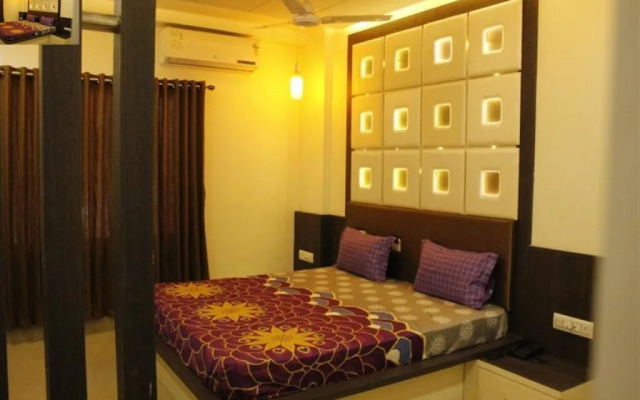 Hotel Shiv lake