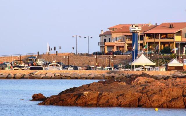 Isola Rossa Casa al Porto