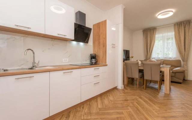 Teresa - Great Location & Parking - A1