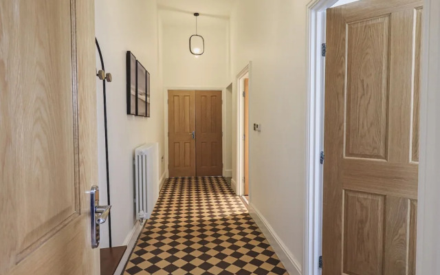 The Wilfred Suite Stone Cross Mansion