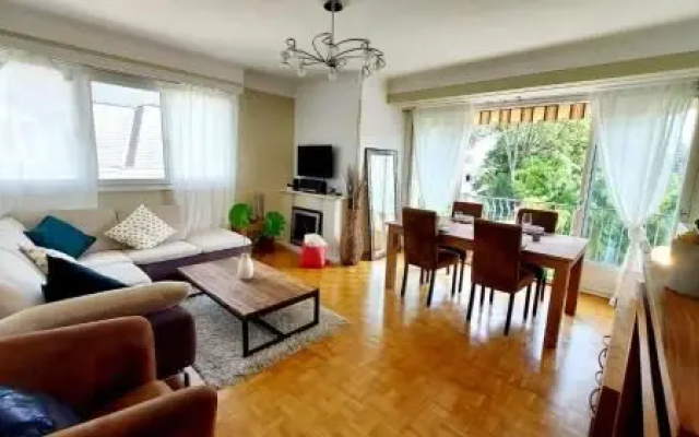 Cosy White, 2 Ch + balcon & parking