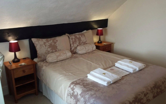 Ascot House Guest House (Adults Only)