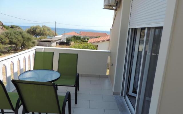 Fotis Apartments