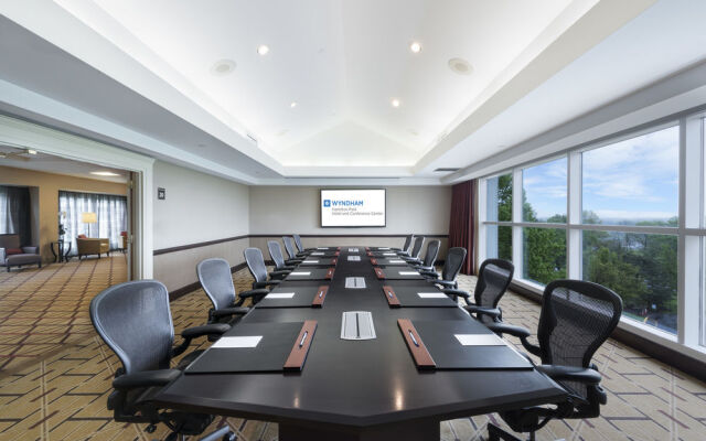 Wyndham Hamilton Park Hotel and Conference Center