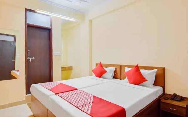 Oyo 47025 Hotel Rishabh Inn