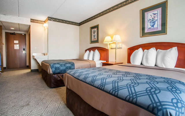 Rodeway Inn & Suites Milwaukee Airport