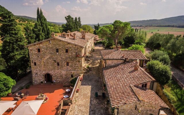 Spacious Holiday Home in Sovicille With Swimming Pool