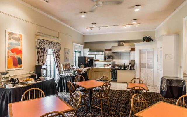 Quality Inn Garden of the Gulf Summerside