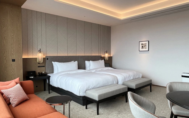 Tiad, Autograph Collection