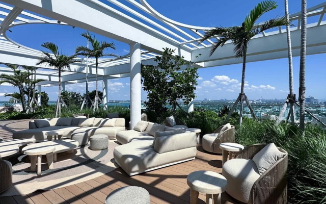 Luxury Condos Near Miami Beach