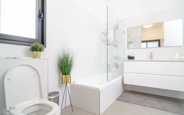 Dov Garden apartment with private pool