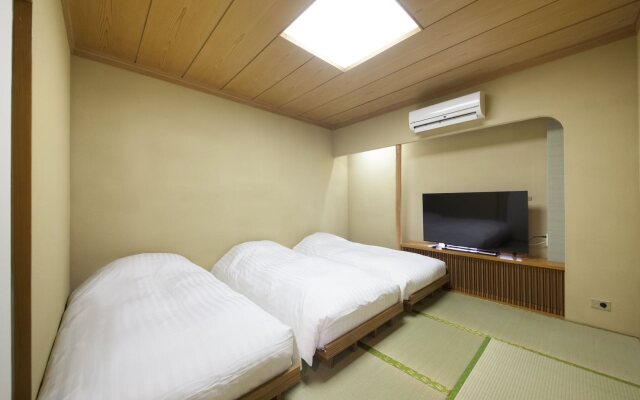 Centurion Ladies Hostel Ueno Park - Caters to Women