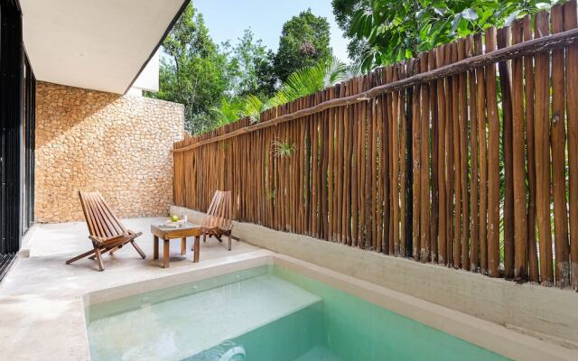 Luxury 2 Bedroom Suite Private Pool TL01