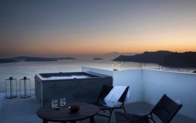 ArmonOia Suites