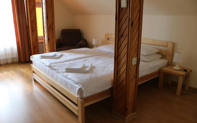 Ašmonienės svečių namai "Senoji mokyklėlė"