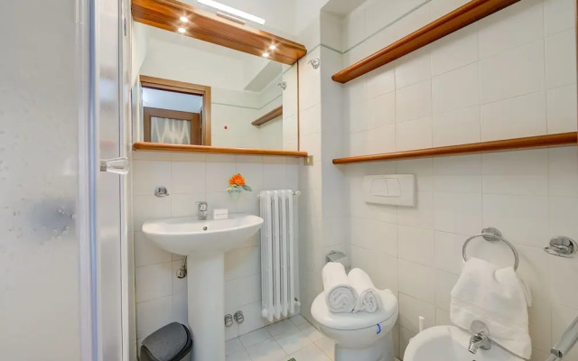 Leonardo House Garden Stresa Center