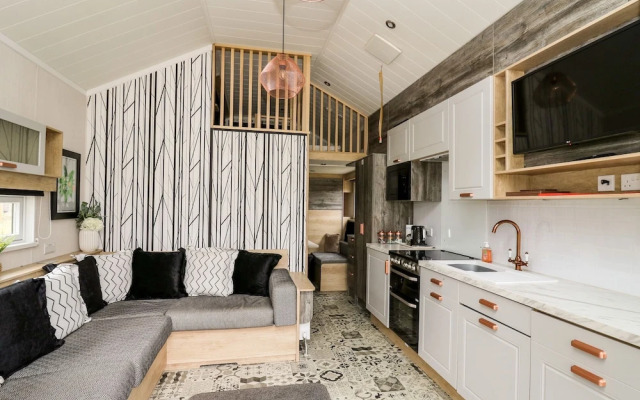 Hillside Lodge