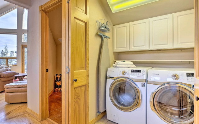 Ski & Hike On-site: Breckenridge Retreat!