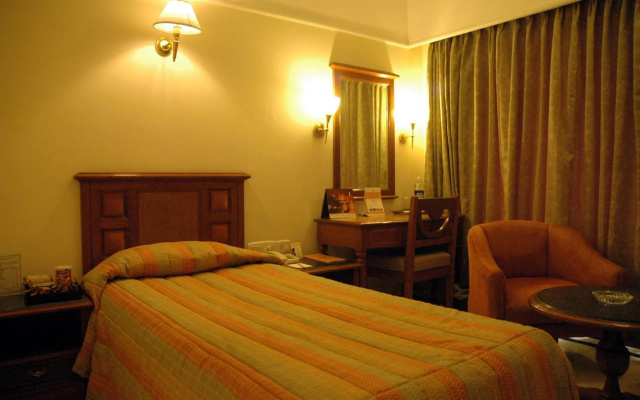 Regency Kanchipuram by GRT Hotels – Guest Rooms – Kanchipuram