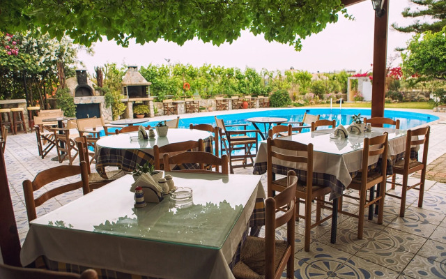 Roxani Hotel