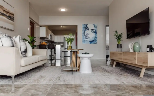 Sea-facing Apartment at Adelphi Galleria