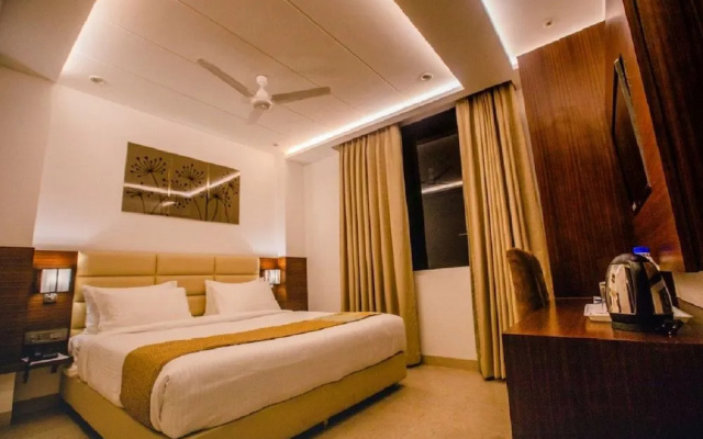 HOTEL TEN SQUARE - 5 Minutes from The Taj Mahal