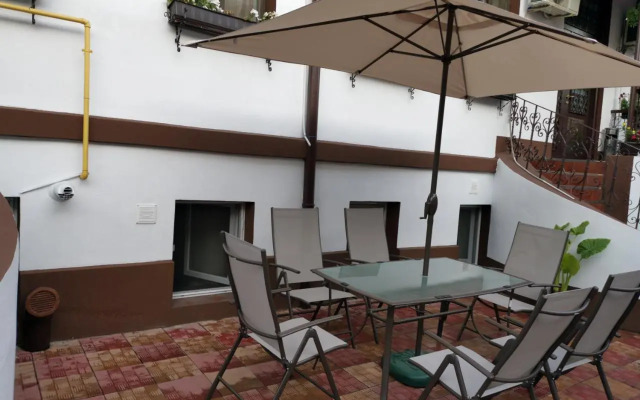 Joe Hostel