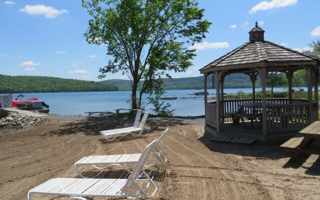 Bayside Inn & Marina