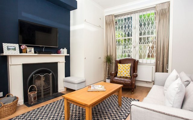 1 Bedroom Garden Apartment Near Gloucester Road Station