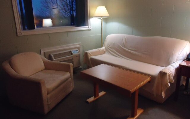 Sturgeon River Inn & Restaurant