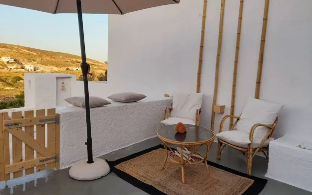 Salty Caves Apartments Milos