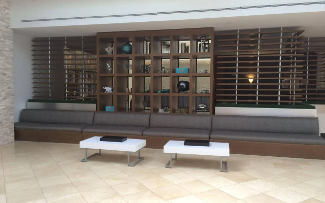 Sawgrass Grand Hotel and Suites Sports Complex