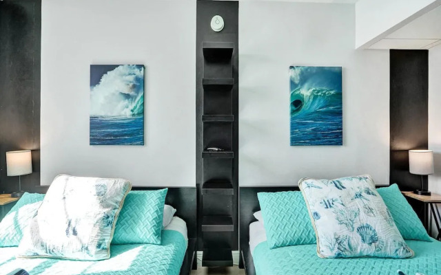 Tides N-11g in Hollywood