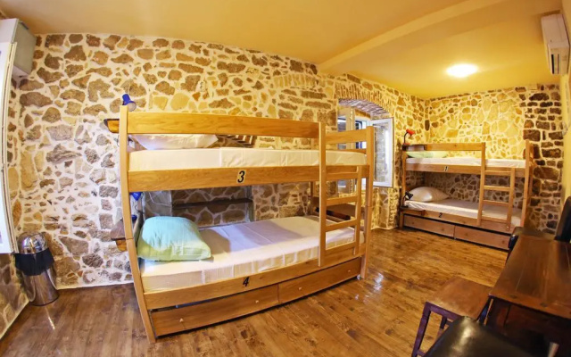 Tequila Bar Hostel - Adults Only