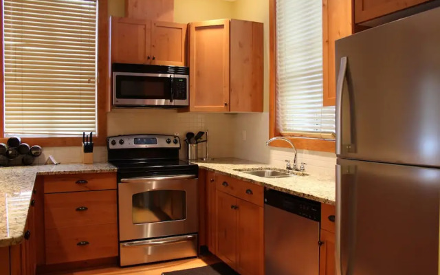 Timberline Lodges by Fernie Lodging Company