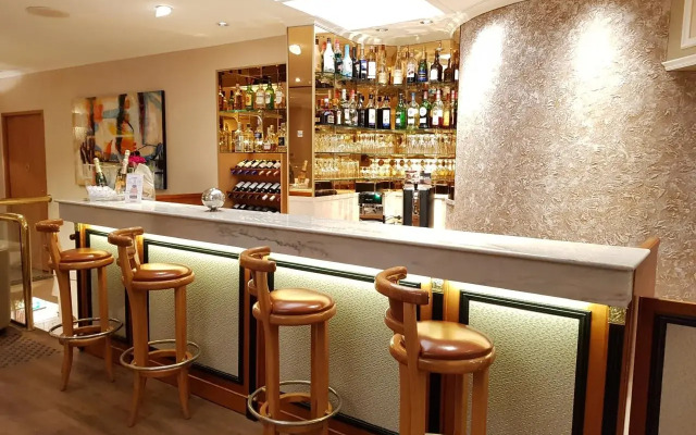 Hotel Champerret Elysees