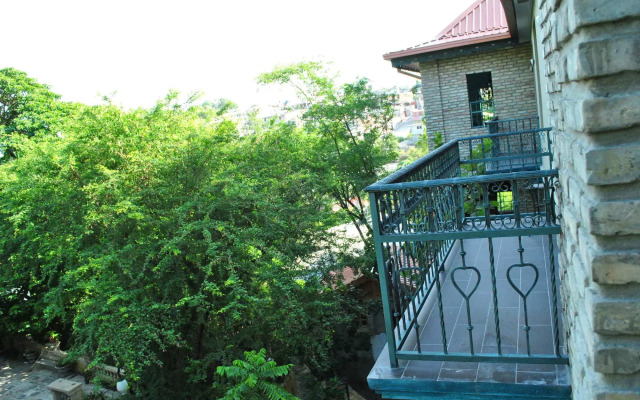 Gayac Residences
