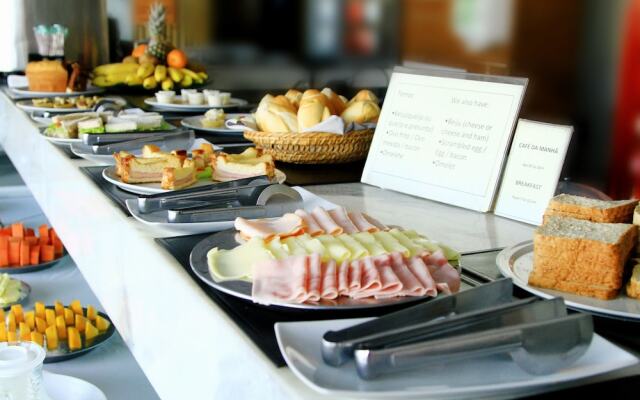 Cocoon Hotel & Lounge