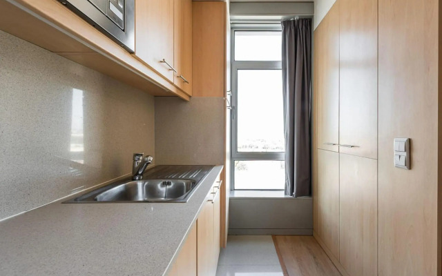 Dragon Stadium Studio w Balcony by LovelyStay